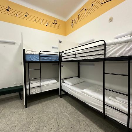 Hostel Opera Ljubljana Exteriör bild
