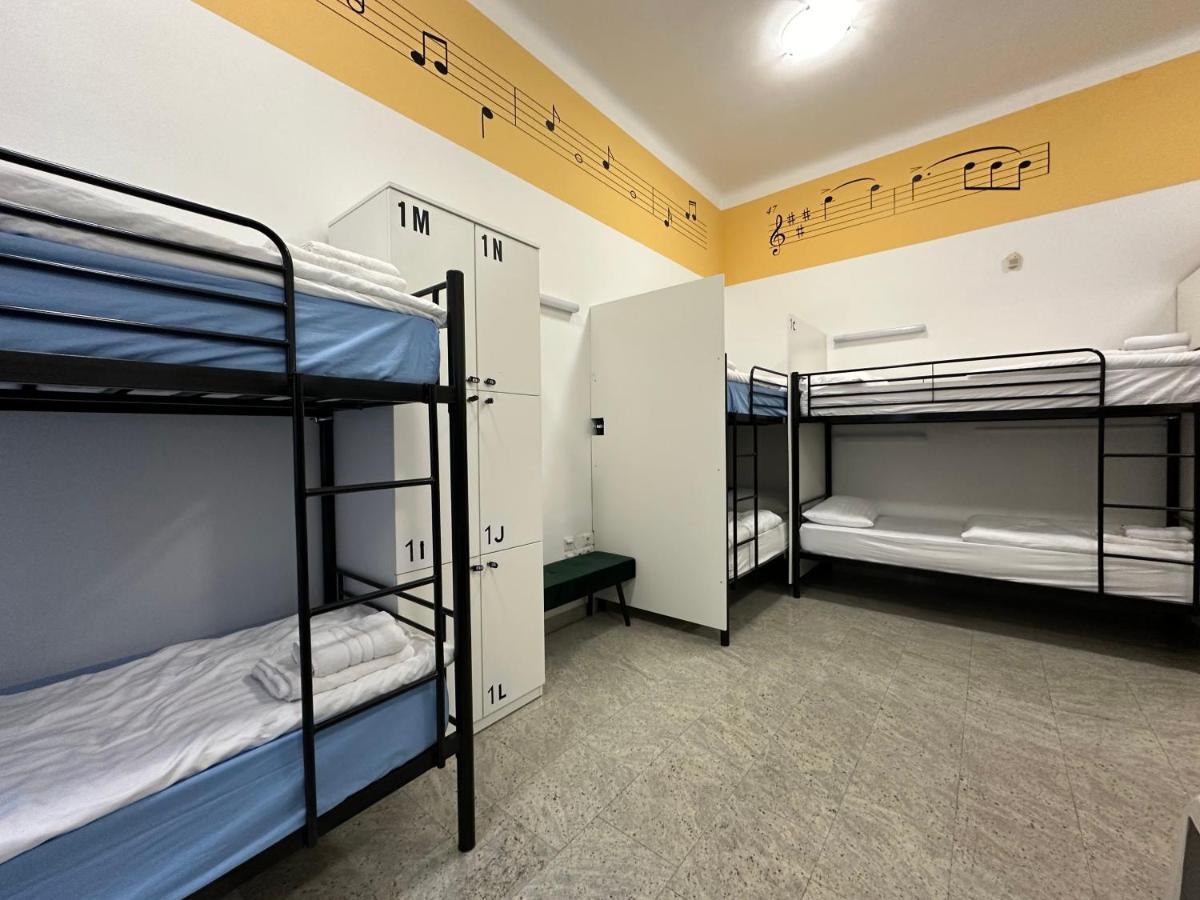 Hostel Opera Ljubljana Exteriör bild