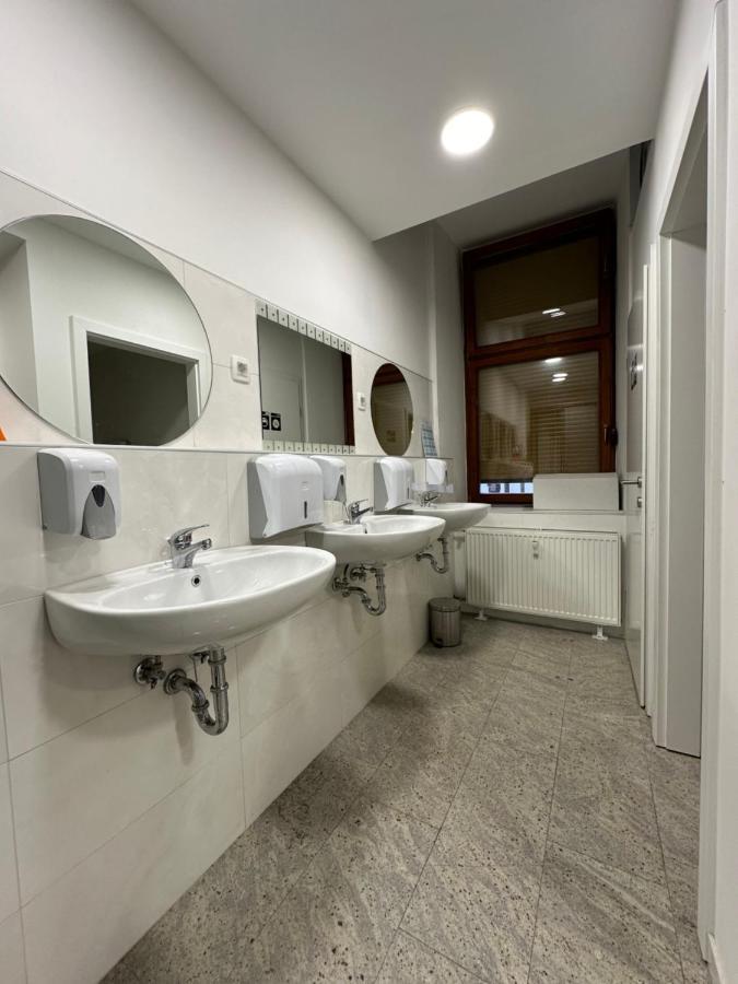 Hostel Opera Ljubljana Exteriör bild