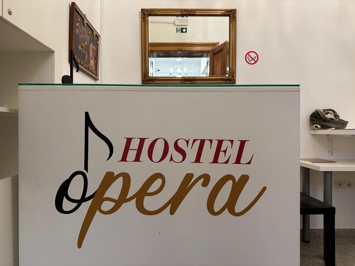 Hostel Opera Ljubljana Exteriör bild